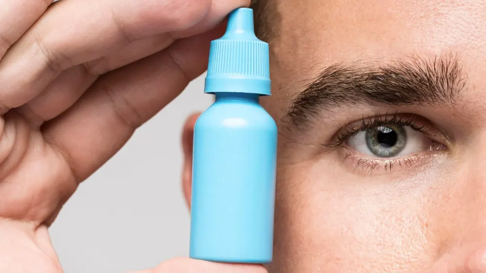 ภาพแสดงตัวอย่างน้ำตาเทียมแบบขวด