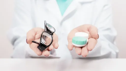 ค่าสายตาคอนแทคเลนส์ กับแว่นตา