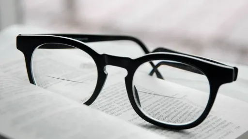 แว่นอ่านหนังสือ จำเป็นไหม