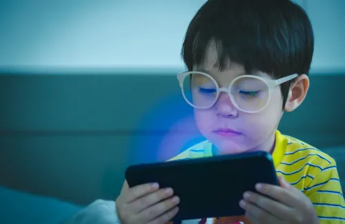 เด็กติดจอ แก้ยังไง มีผลกระทบอะไรบ้าง