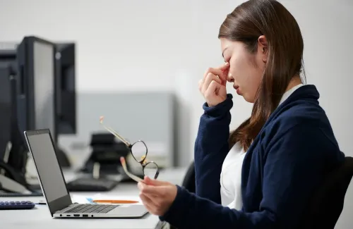 ใส่แว่นแล้วเป็นรอยตรงจมูก