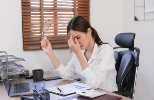 ใส่แว่นไม่ตรงค่าสายตา เสี่ยงอะไรบ้าง