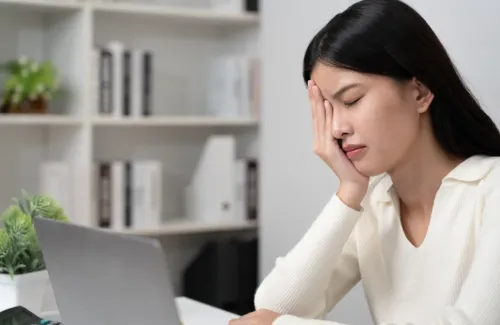 ตามัวข้างเดียวเกิดจากอะไร อันตรายไหม