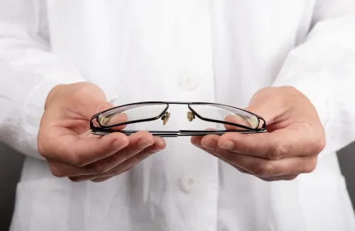 วิธีแก้ไขปัญหาแว่นหลวม แว่นไหล