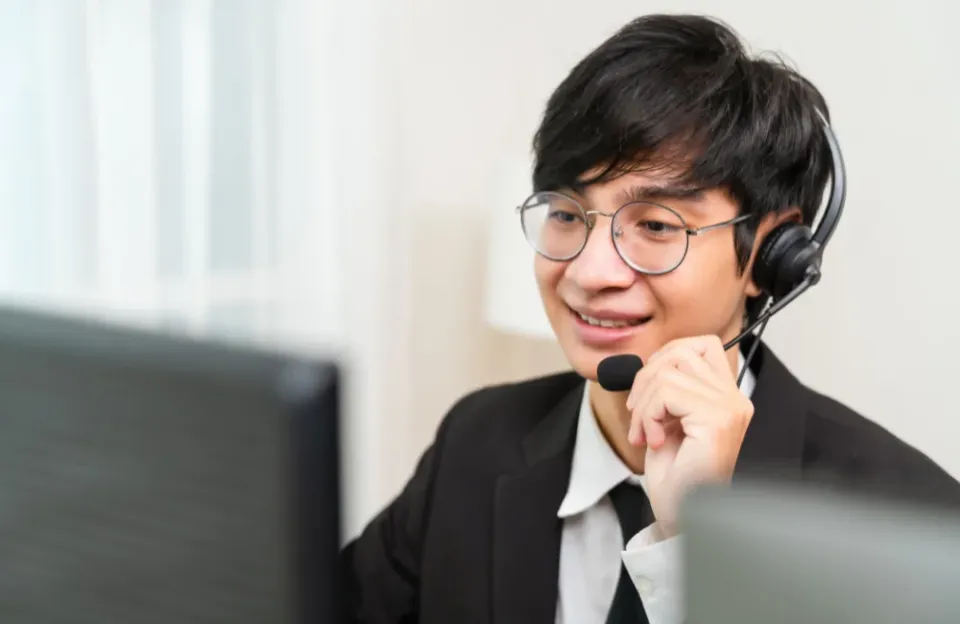 ทรงแว่นคนหน้าทรงรูปหัวใจ