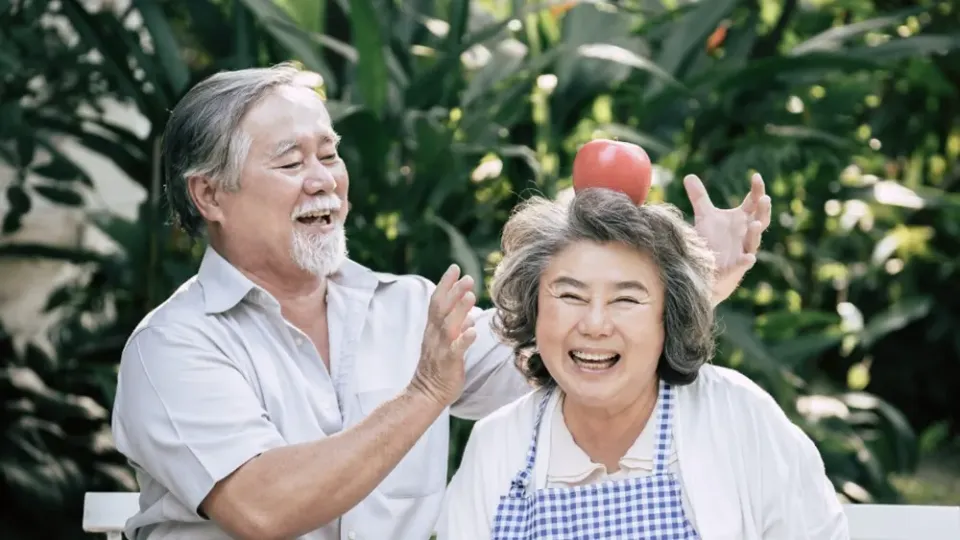 สายตายาวผู้สูงอายุ ( Presbyopia )