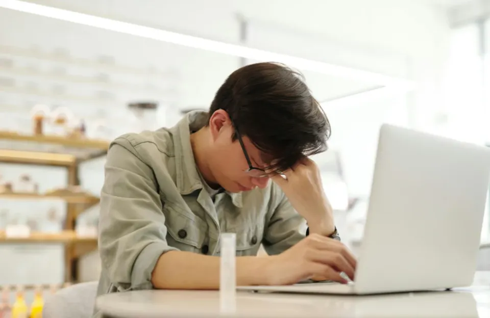 ทำไมตัดแว่นใหม่แล้วมีอาการพื้นลอย วิงเวียน